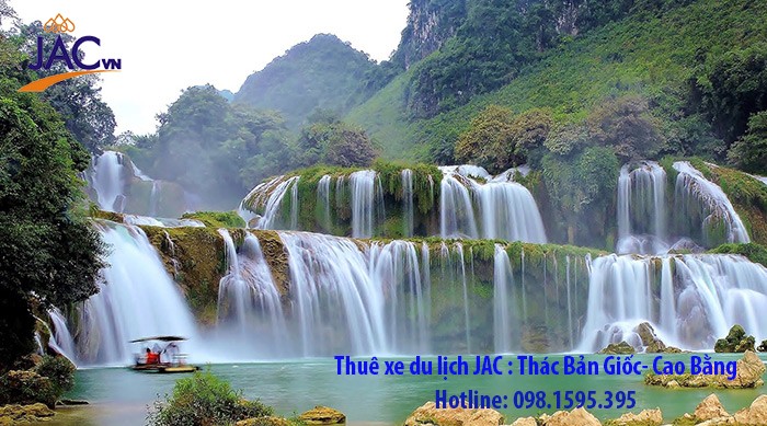 Bản Giốc là một trong những thác nước đẹp nhất Việt Nam, lớn nh