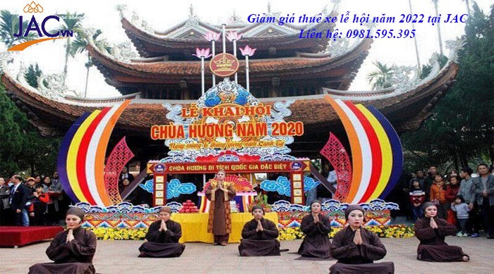 Những lễ Hội tháng Riêng Miền Bắc nổi tiếng.Lễ hội Chùa Hương - Ngày khai hội từ mồng 6 âm lịch và kéo dài hết tháng 3.