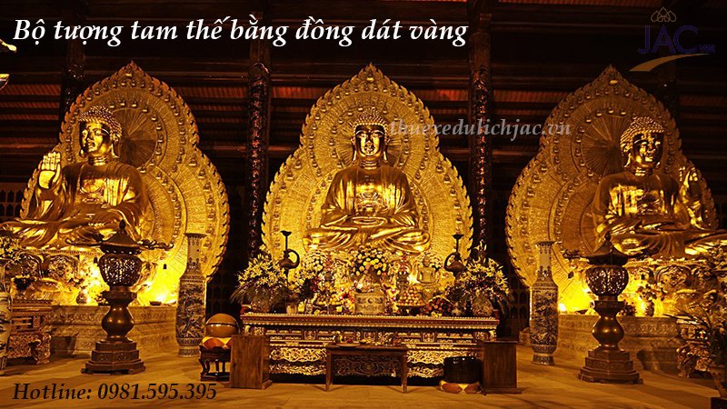 Du lịch chùa Bái Đính ngắm nhìn Bộ tượng tam thế bằng đồng dát vàng lớn nhất Việt Nam