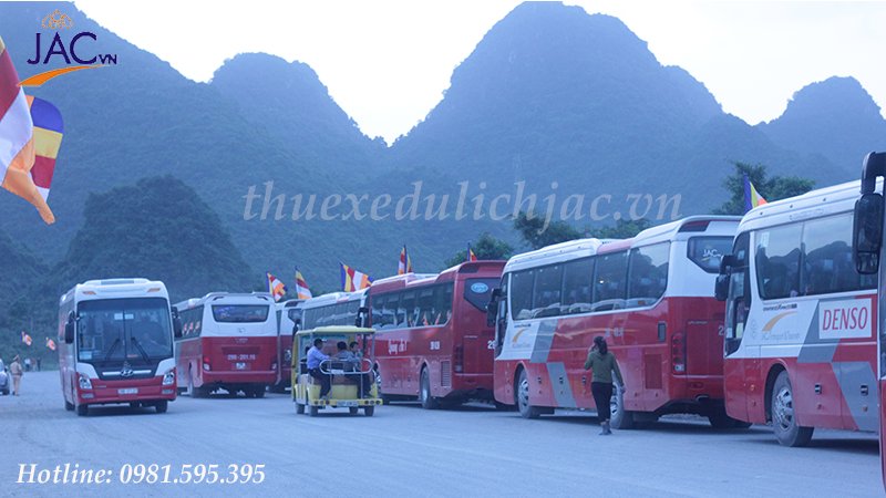 Thuê xe dịch vụ Hà Nội tại JAC luôn sẵn sàng phục vụ quý khách