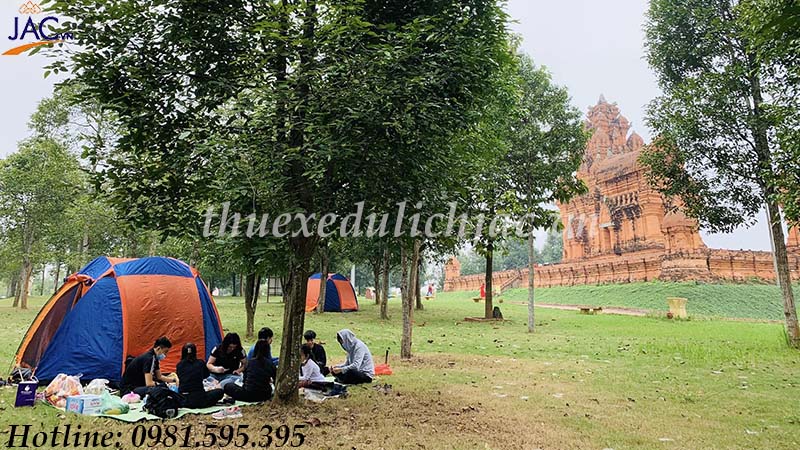 Cắm trại tại làng văn hóa các dân tộc Việt Nam