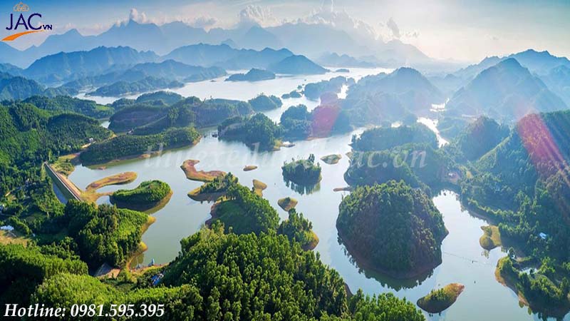 Hồ Núi Cốc tuyệt đẹp tại Thái Nguyên