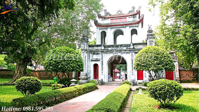 Văn miếu Quốc  Tử Giám, trường đại học đầu tiên tại Việt Nam