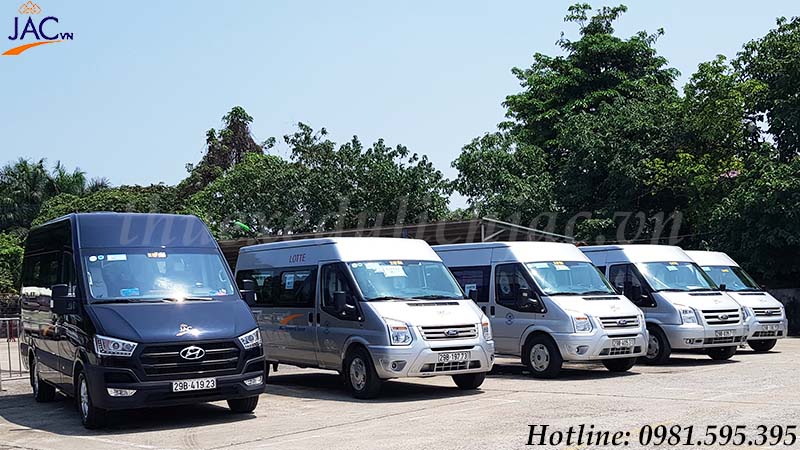 Xe 16 chỗ tại JAC: Ford Transit và Hyundai Solati