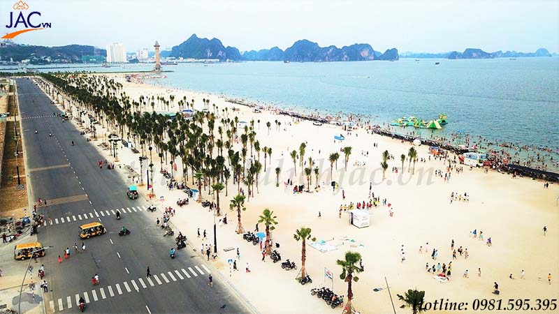 Bãi biển Bãi Cháy - Quảng Ninh