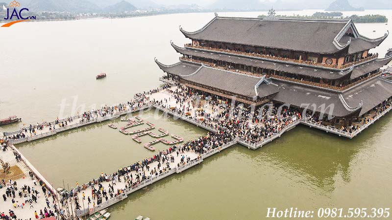 Lễ hội đầu năm tại chùa Tam Chúc thu hút lượng lớn du khách