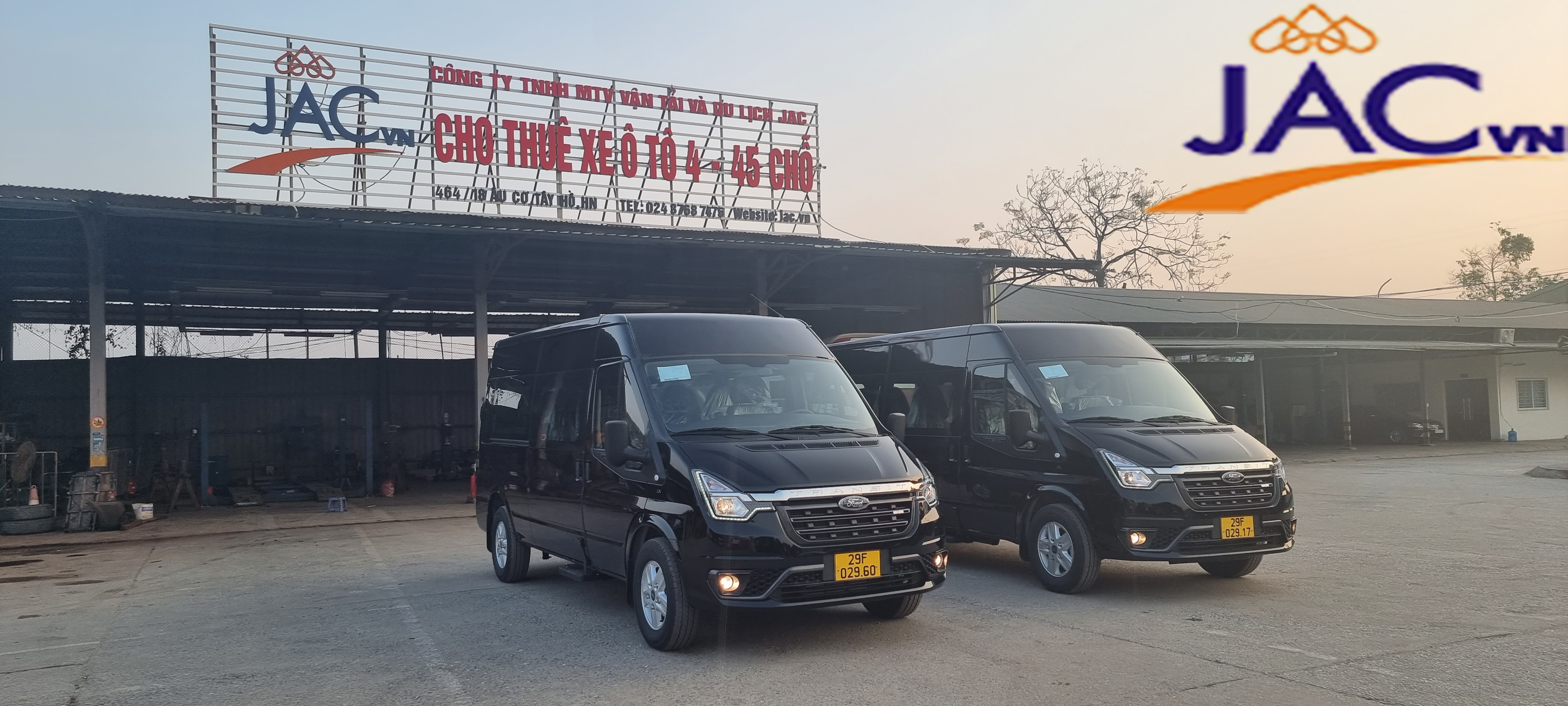 Giá thuê xe ô tô du lịch 16 chỗ tại Hà Nội
