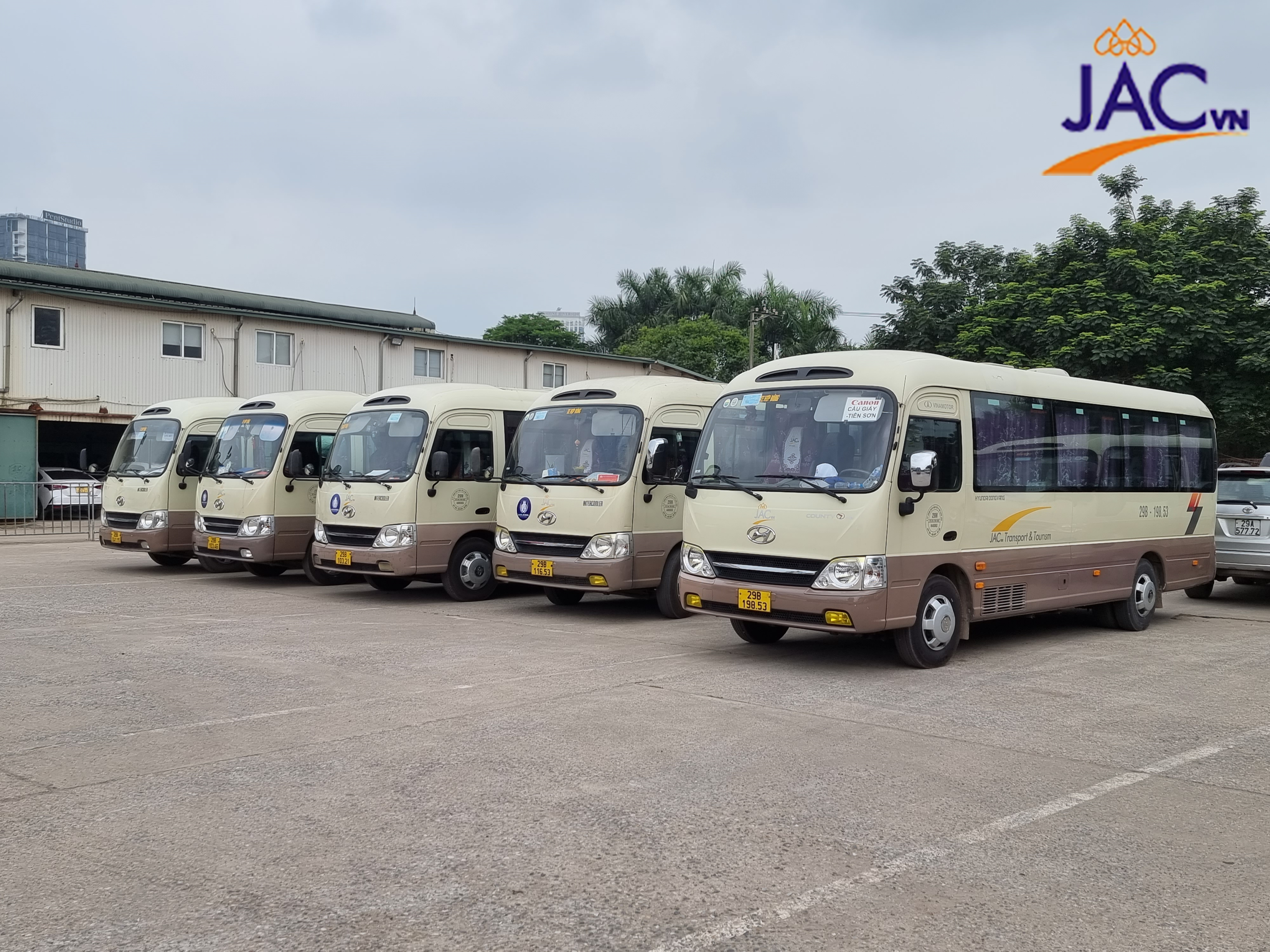 Các loại xe du lịch tại JAC – Cho thuê xe du lịch uy tín tại Hà Nội