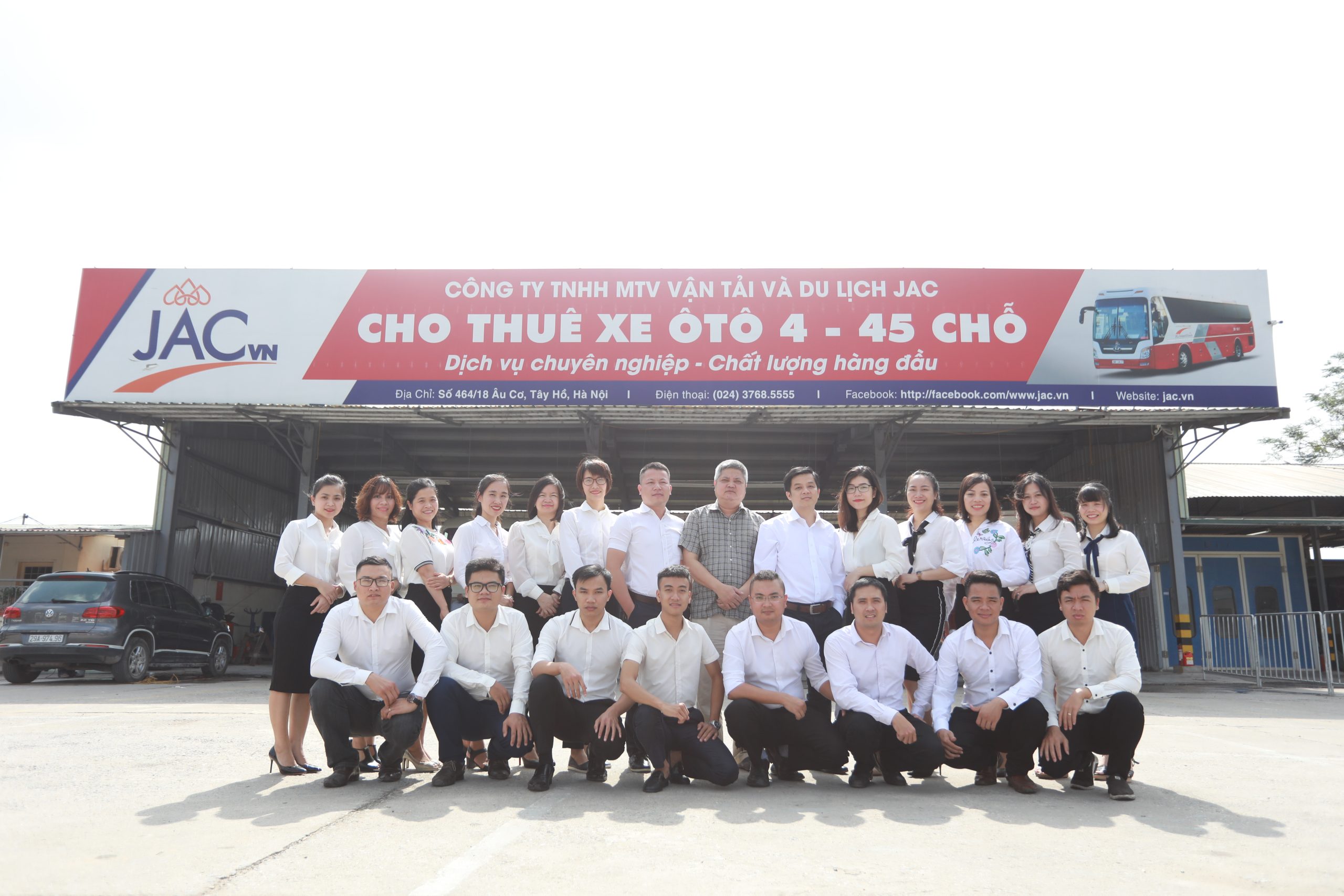 Top địa chỉ thuê xe du lịch uy tín chất lượng nhất Hà Nội.