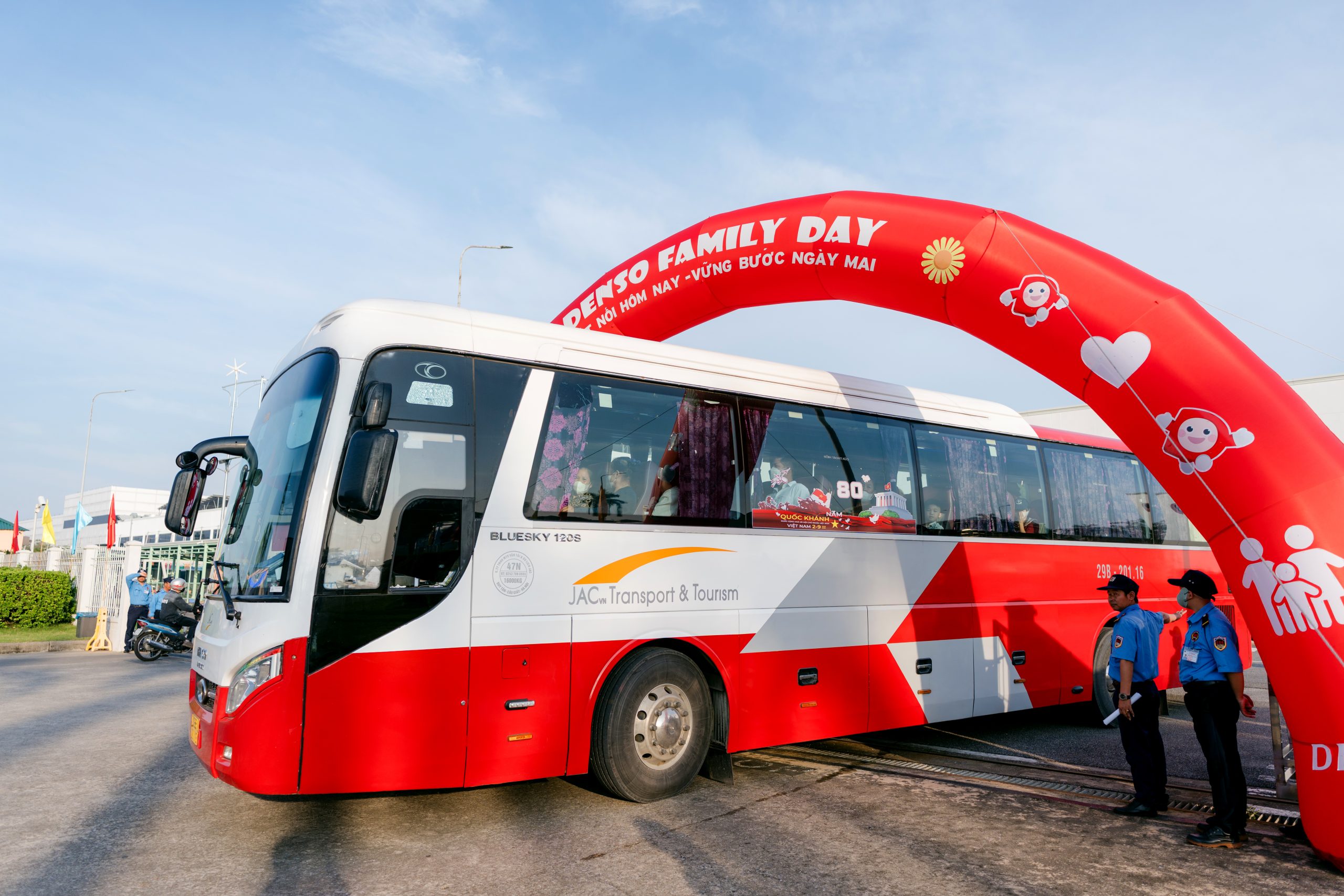 Thuê Xe Du Lịch 45 Chỗ Tại Hà Nội – Đi các tỉnh vào các tháng cuối năm