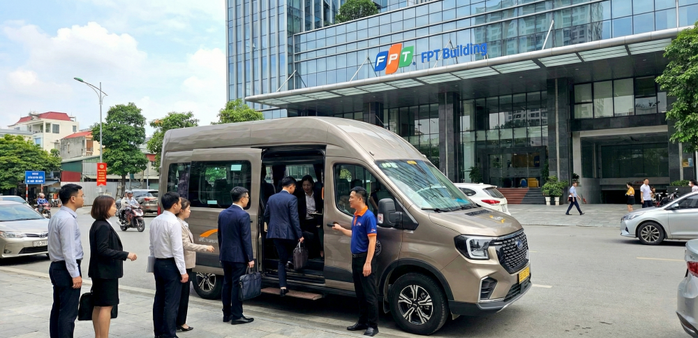 thuê xe du lịch 16 chỗ